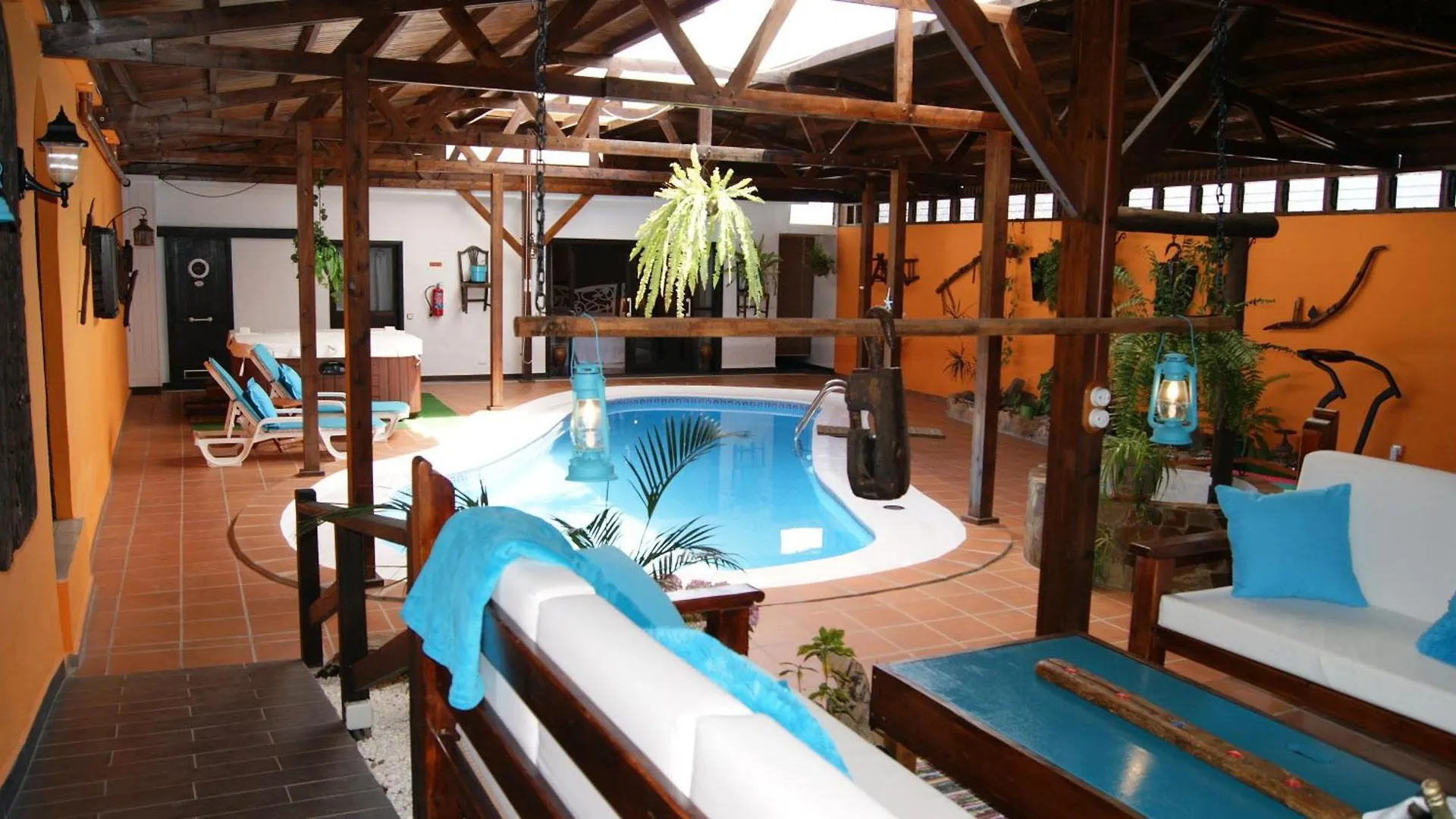Gemuetliches Ferienhaus Mit Pool Auf Fuerteventura Triquivijate
